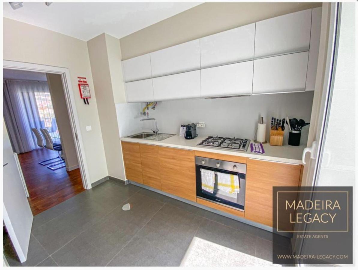 Madalenas Palace- Apartment ฟุงชาล ภายนอก รูปภาพ