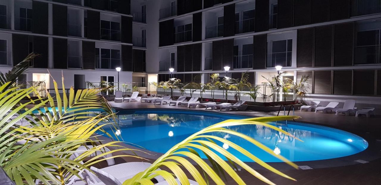 Madalenas Palace- Apartment ฟุงชาล ภายนอก รูปภาพ