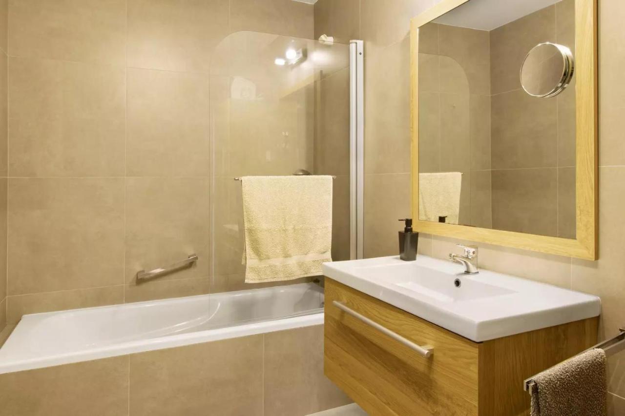 Madalenas Palace- Apartment ฟุงชาล ภายนอก รูปภาพ